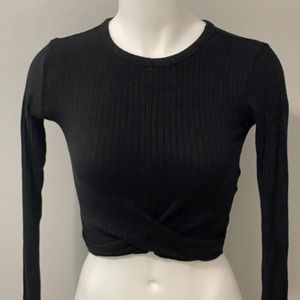 Black long sleeve rib cross crop top.